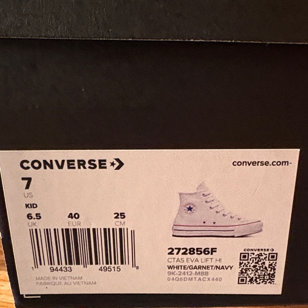 New Men’s Converse All Star Chuck Taylor White Canvas HighTops w/Red Trim Size 7 - Picture 2 of 6